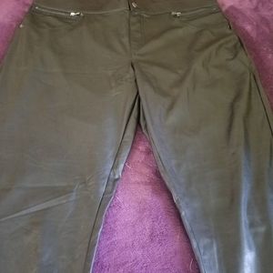 HUE Leatherette Faux Leather Leggings